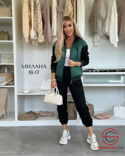 Спортивный женский костюм