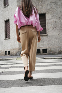PANTAL?N CHINO CINTUR?N TRENZADO / Camel claro - Zara фото 4