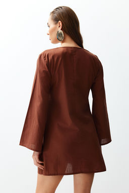 TRENDYOLMILLA Beyaz Mini Dokuma Premium Deniz Kabugu Aksesuarl? Flaml? Pamuk Plaj Elbisesi TBESS24EL00020  фото 6