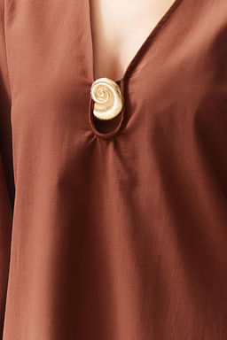 TRENDYOLMILLA Beyaz Mini Dokuma Premium Deniz Kabugu Aksesuarl? Flaml? Pamuk Plaj Elbisesi TBESS24EL00020  фото 7