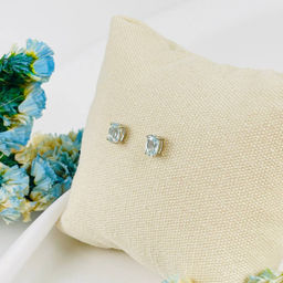 Серьги-пусеты с камнем Топаз