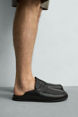 ZUECO PIEL ANTIFAZ / Negro
