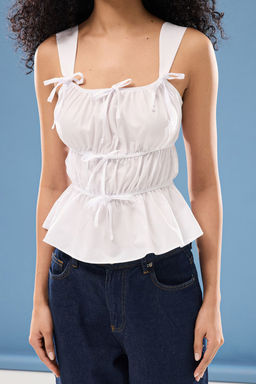 Trendyolmilla Siyah Kare Yaka Ask?l? Buzgulu Dokuma Bluz TWOSS25BZ00113