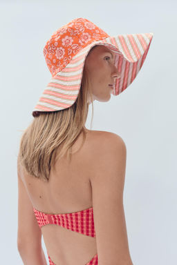 GORRO ESTAMPADO LIMITED EDITION / Estampado - Zara фото 3
