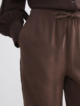 Beli Lastikli Geni? Pa?a Kad?n Pantolon