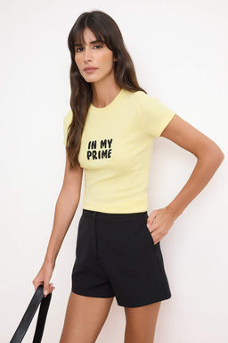 Sar? Nak?sl? / Islemeli Fitted/Vucuda Oturan K?sa Kollu Pamuk Ribana Orme T-Shirt TWOSS26TS00163