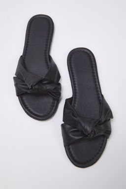 Trendyol Shoes Siyah Dugum Detayl? Badem Burun Kad?n Terlik TAKSS25TE00040