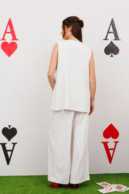 Жилет NIKVA н543-1 молоко  фото 4