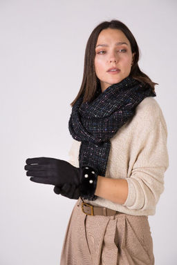 Перчатки черного цвета с мехом