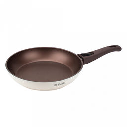 Сковорода с антипригарным покрытием д28см Hygge, h5,3см, s3,3мм, дно д22,7см, s3,8мм, кованый алюминий, съемная бакелитовая ручка с покрытием soft-touch, молочный/коричневый, TalleR (Китай) Подходит для всех видов плит, включая индукционную.