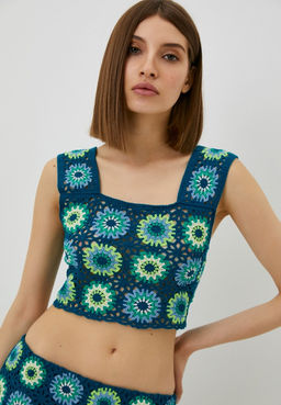 Укороченный ажурный топ