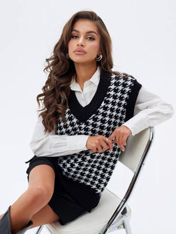 K11978 Жилет (вязаный трикотаж) ЧЕРНЫЙ