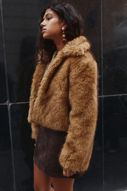 Chaqueta cropped efecto pelo - H&m фото 5