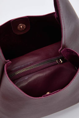 Bordo Yavrulu Oval Kad?n Orta Boy Omuz Canta TAKAW25OC00007