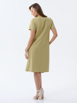 Платье с ассиметричной линией низа оливковое