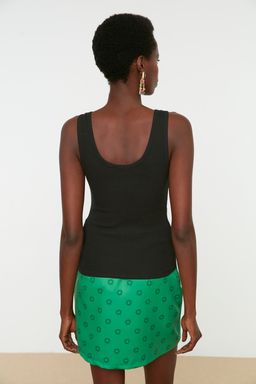 Siyah Fitted/Vucuda Oturan Havuz Yaka Fitilli Esnek Orme Atlet TWOSS22AL0042