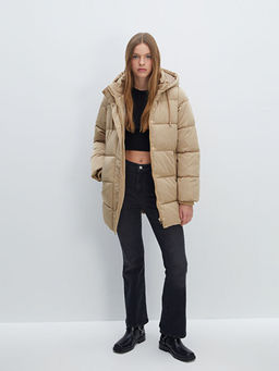 Kap??onlu Kad?n ?i?me Mont