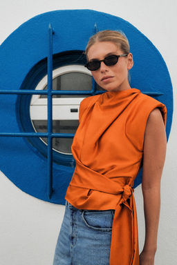 TOP SATINADO HOMBRERAS NUDO / Naranja quemado - Zara фото 2