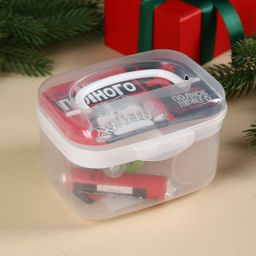 Аптечка Аптечка полного ничего: жвачка 7 г., молочный шоколад 27 г., леденцы 32 г., леденец соска 4,5 г., баночка, купон