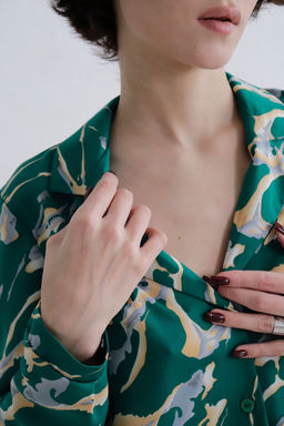 11536 Блуза с английским воротником зелёная с принтом - Martichelli фото 5
