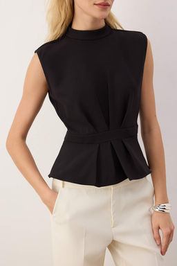 Siyah Bisiklet Yaka Kolsuz Dokuma Bluz TWOAW23BZ00559