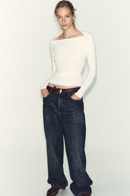 RIBBED LONG SLEEVE T-SHIRT