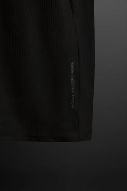LIGHTWEIGHT TECHNICAL T-SHIRT - Zara фото 21