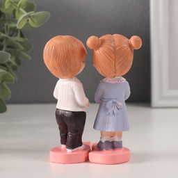 Набор фигурок полистоун Парочка с зайком и шкатулкой, 2 шт., 5.5?6.5?11 см