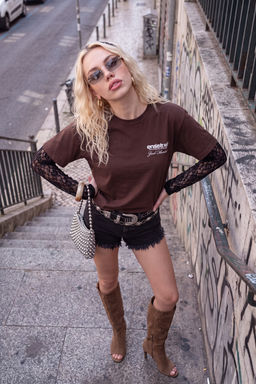 Kahverengi Slogan Oversize/Geni_ Kal_p Dantel Detayl_ Uzun %100 Pamuk _rme T-Shirt TWOSS26TS00239 - Trendyolmilla фото 3