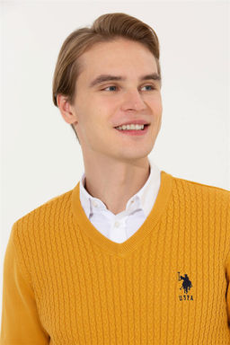 Мужской базовый трикотажный свитер шафранового цвета с v-образным вырезом Неожиданная скидка в корзине