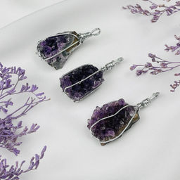 Кулон из необработанного Аметиста