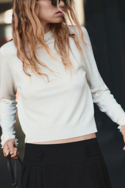 PLAIN KNIT SWEATER WITH FAUX PEARLS - Zara фото 2