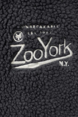FAUX SHEARLING OVERSHIRT WITH REMOVABLE HOOD AND EMBROIDERED ZOO YORK® X ZARA DETAIL  фото 10