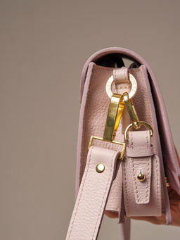 Сумка кожаная через плечо Deboro 30574 розовый дым