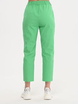 Легкие и комфортные летние брючки из хлопка с добавлением лайкры.