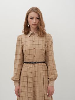 Платье с контрастным воротником и поясом