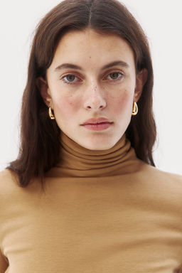 Top de algodon pima con cuello perkins