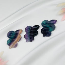 Фигурка "змея" из Флюорита