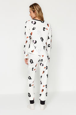 Beyaz %100 Pamuklu Leopar Desenli Sloganl? Tshirt-Jogger Orme Pijama Tak?m? THMAW24PT00211 - Trendyolmilla фото 9