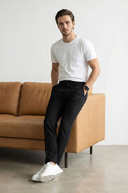 Siyah Dar Kal_p/Slim Fit Boru Pa_a Y_ksek Bel Yazl_k Erkek Dokuma Pantolon TMNSS26PL00022