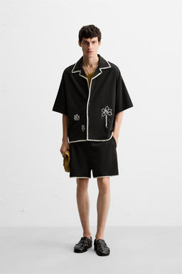 CONTRAST EMBROIDERY BERMUDA SHORTS