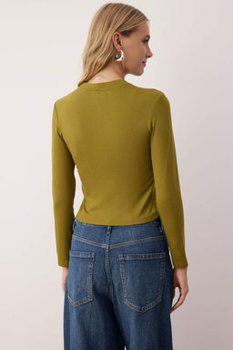 Ekru Viskon Icerikli Omuz Burgu Detayl? Vucuda Oturan Esnek Orme Bluz TWOAW26BZ00154 - Trendyolmilla фото 4