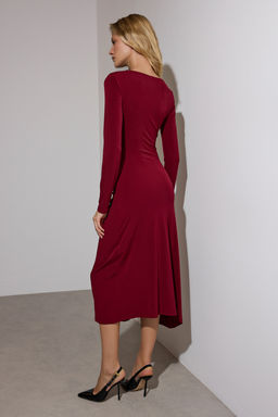 Bordo Asimetrik Yaka Buzgu detayl? Midi Bodycon Esnek Orme Elbise TWOAW26EL00125