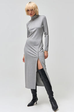 Платье из плотного трикотажа с застежкой на молнию серое новый год