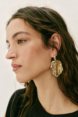 MAXI PENDIENTES MET?LICOS HOJA / Dorado