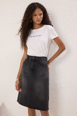 TRENDYOLMILLA Siyah Arka Bel Lastikli Y?rtmac Detayl? Midi Denim Etek TWOSS25ET00135