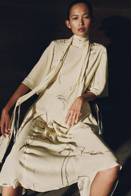 VESTIDO ESTAMPADO LAZADAS ZW COLLECTION / Amarillo