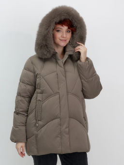 Куртка зимняя женская с мехом и капюшоном тренд коричневого цвета 7656K