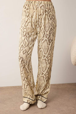 Bej-Cok Renkli Y?lan Desenli Biyeli Viskon Dokuma Pijama Tak?m? THMAW21PT0292