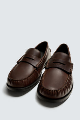LEATHER MOCCASIN WITH MASK DETAIL - Zara фото 2